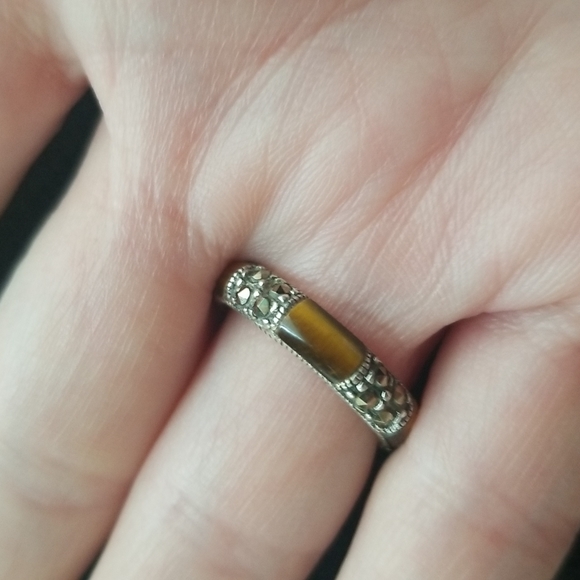 Cat's eye stone ring size 5.5 - Picture 2 of 3